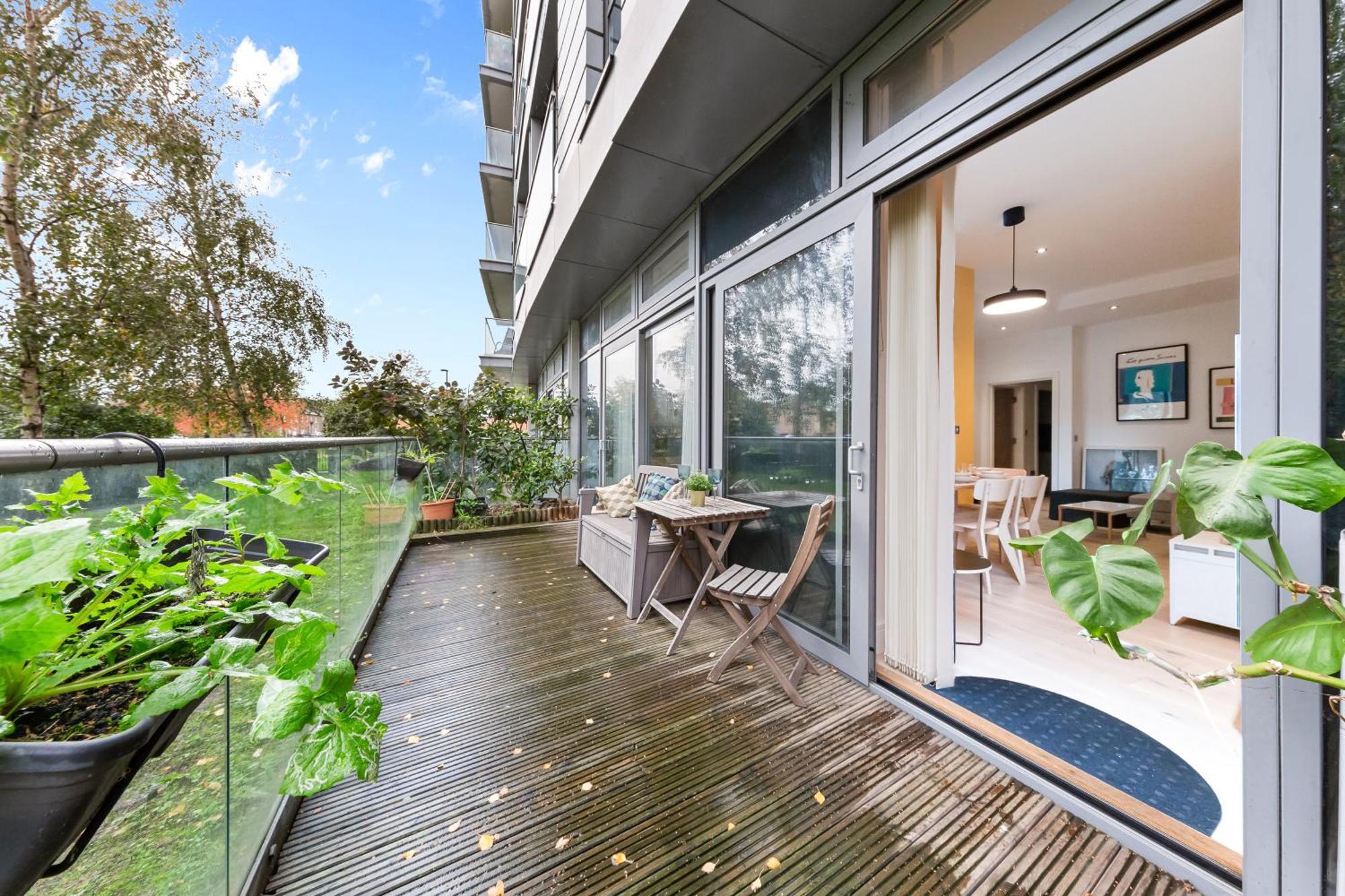 Trendy 2 Bed Flat In Greenwich With Car Parking London Exterior photo